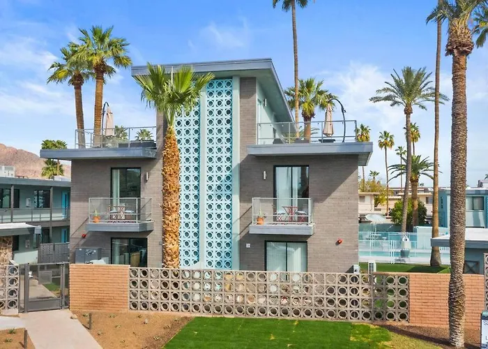 Apartment Micro With Balcony & Pool View - Walk To Ot *